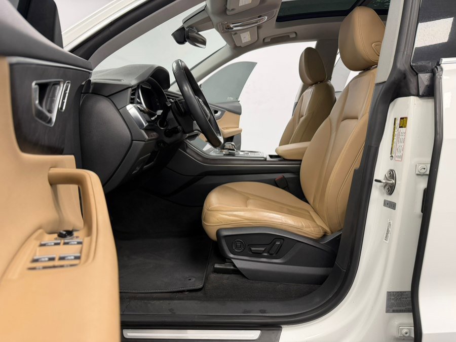 Used 2019 Audi Q8 Premium w/ Convenience Package image 31