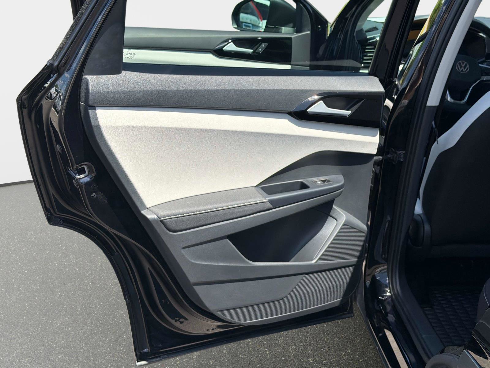 Used 2025 Volkswagen Taos S image 13