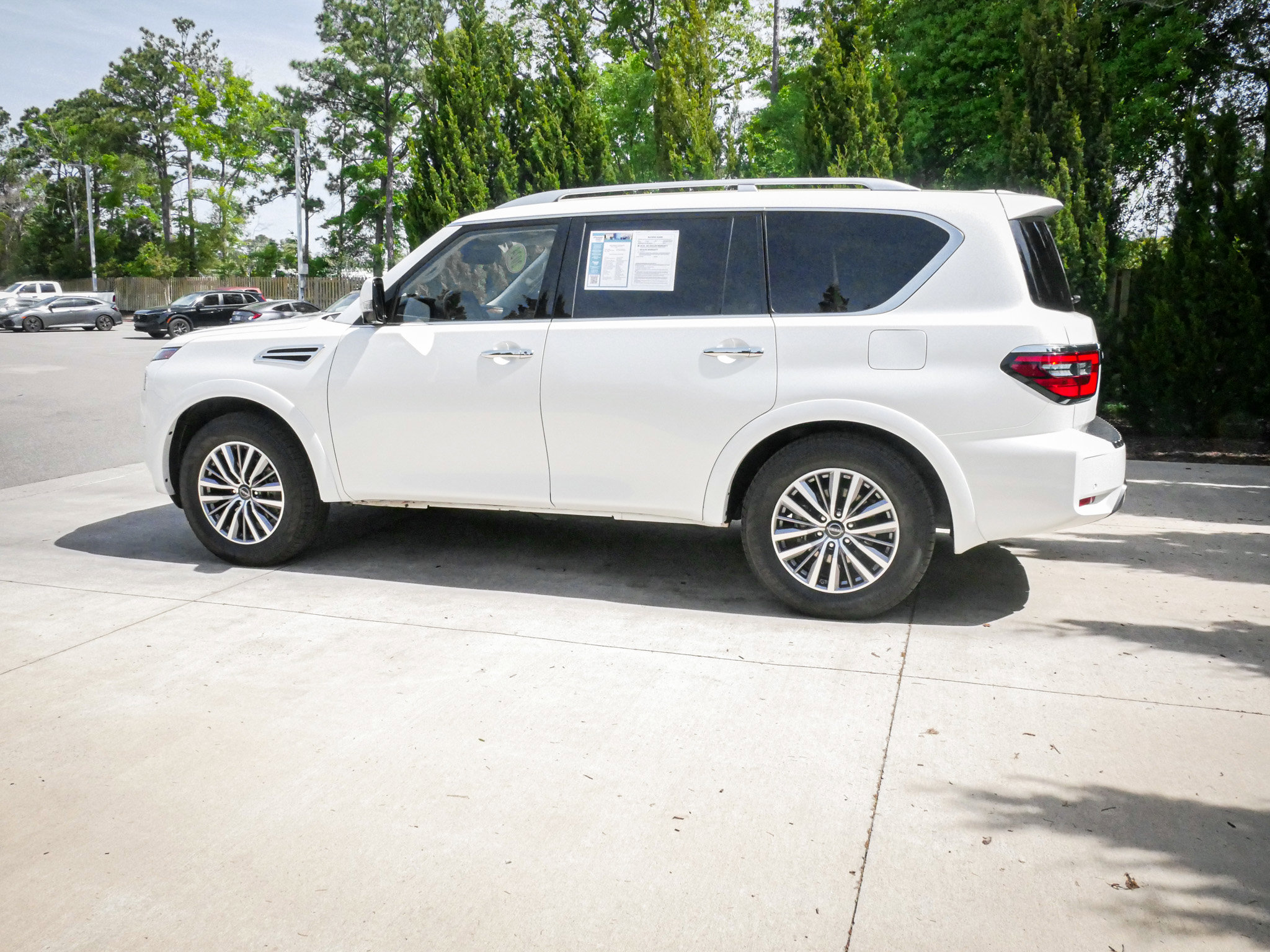 Used 2024 Nissan Armada SL w/ Captain's Chairs Package image 7