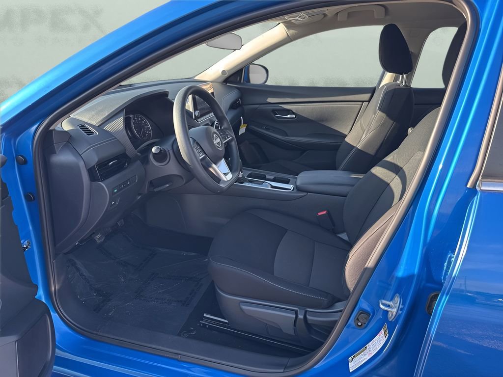 Used 2025 Nissan Sentra SV image 9