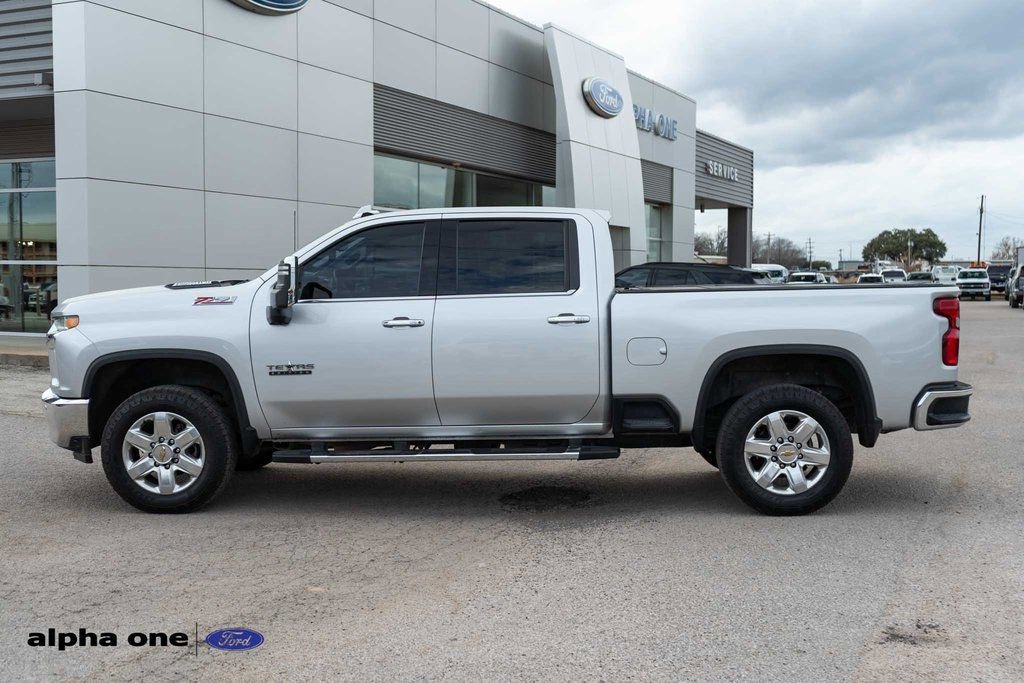 Used 2023 Chevrolet Silverado 3500 LTZ w/ LTZ Texas Edition image 9