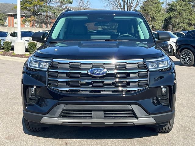 Used 2026 Ford Explorer Active w/ Active Comfort Package AWD/4WD image 2