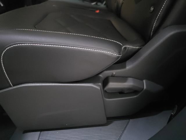 Used 2025 Volkswagen Atlas SE image 30