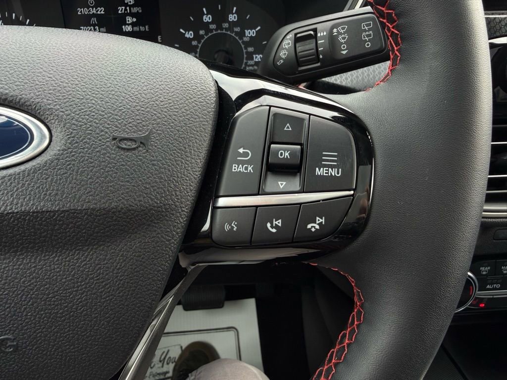 Used 2022 Ford Escape SEL w/ SEL Stealth AWD Package image 16