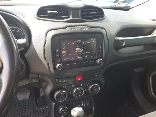 Used 2017 Jeep Renegade Trailhawk AWD/4WD image 11