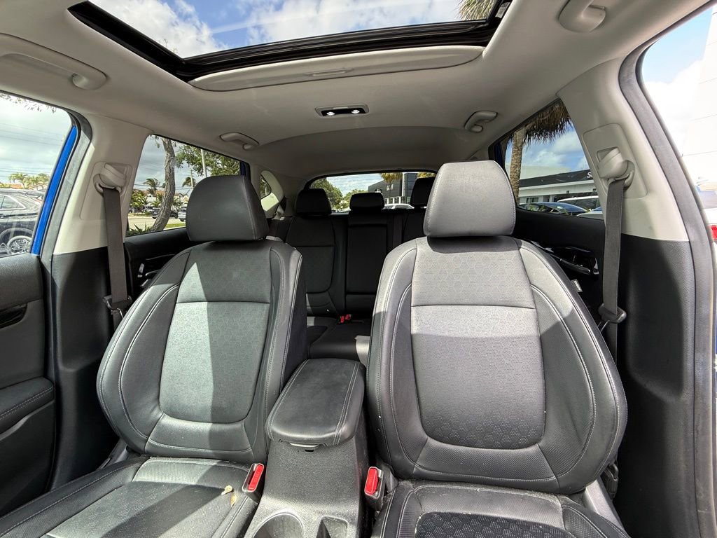 Used 2022 Kia Seltos SX w/ Sunroof Package image 3