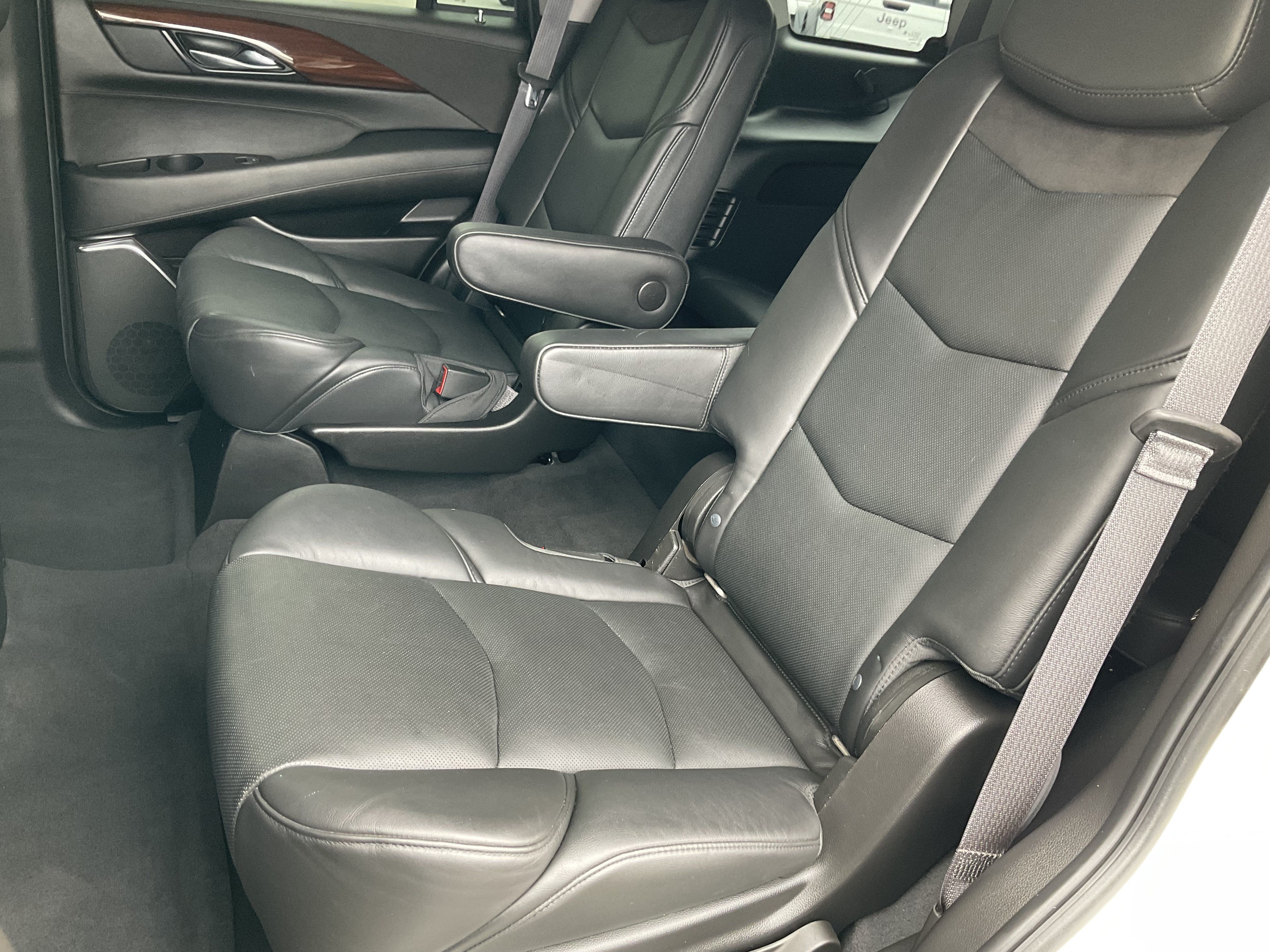Used 2015 Cadillac Escalade Premium AWD/4WD image 40