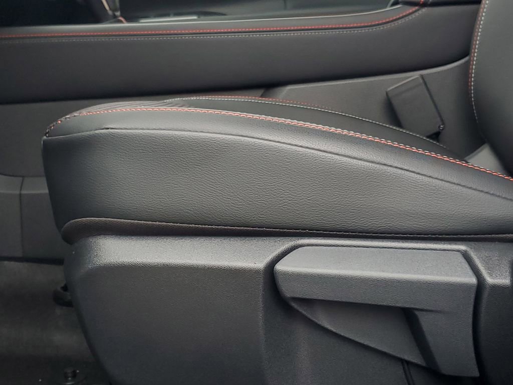 New 2025 Nissan Kicks SR image 13