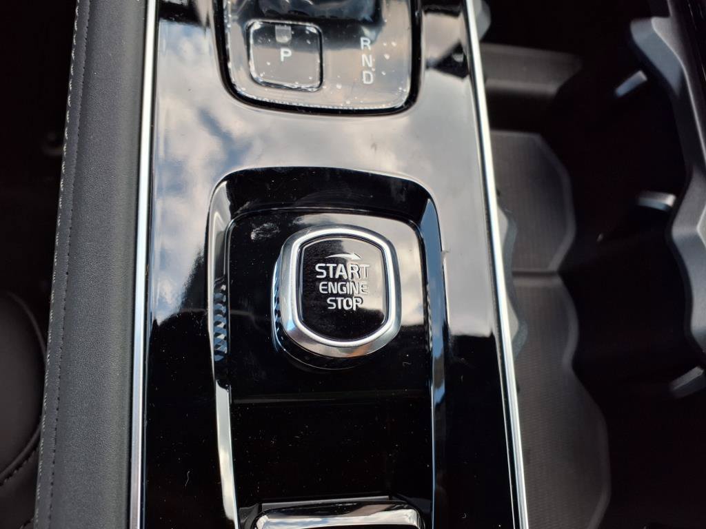 New 2026 Volvo XC90 B5 Plus w/ Protection Package Premier AWD/4WD image 20