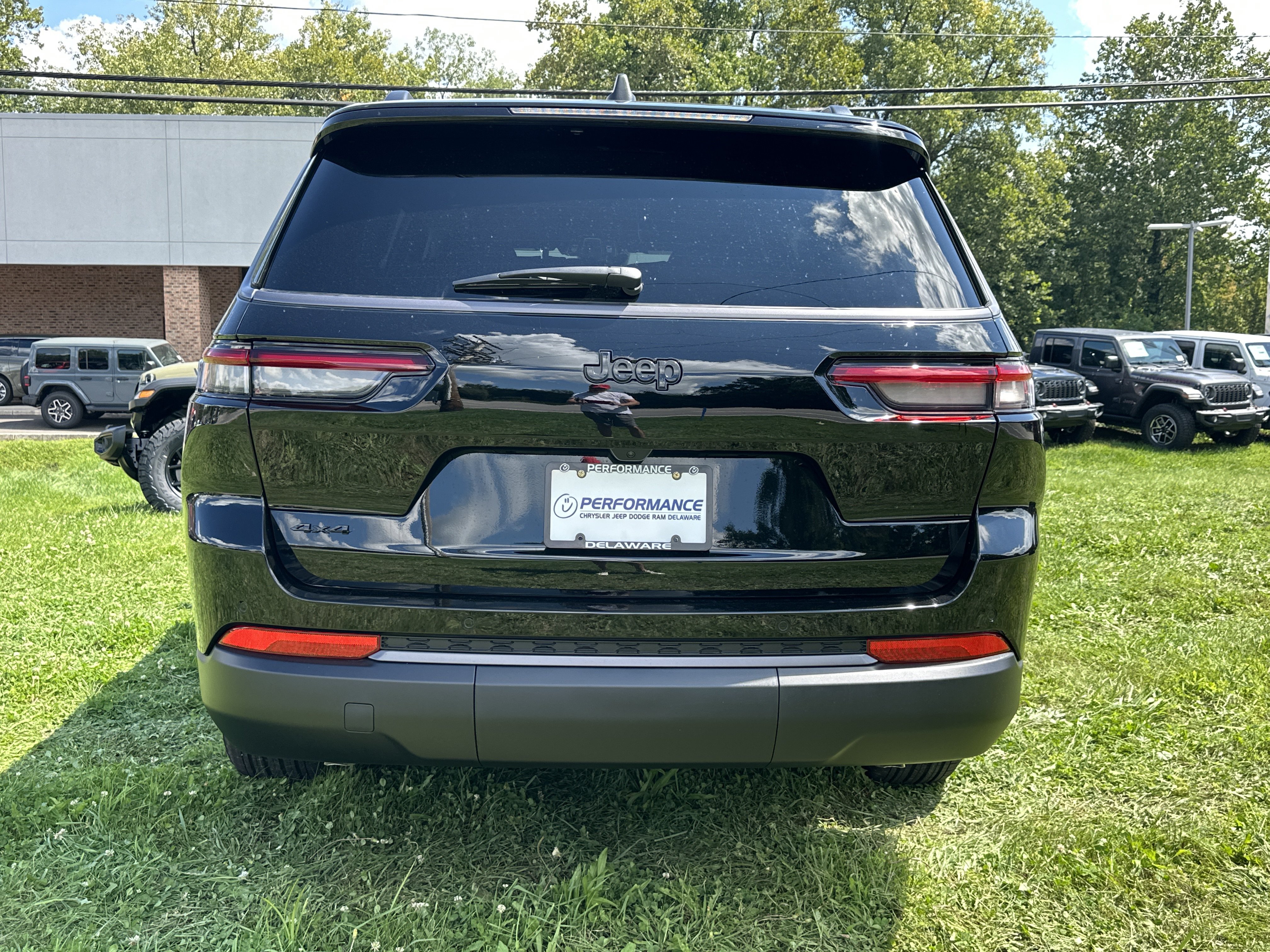 New 2027 Jeep Grand Cherokee L 4WD image 17