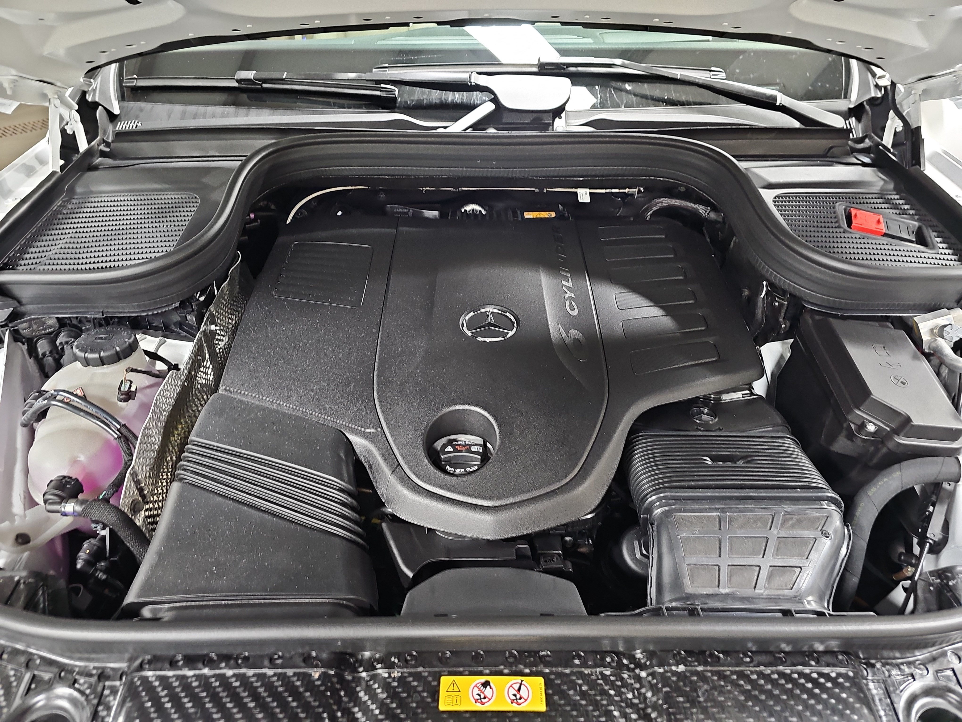 New 2026 Mercedes-Benz GLS 450 4MATIC image 33
