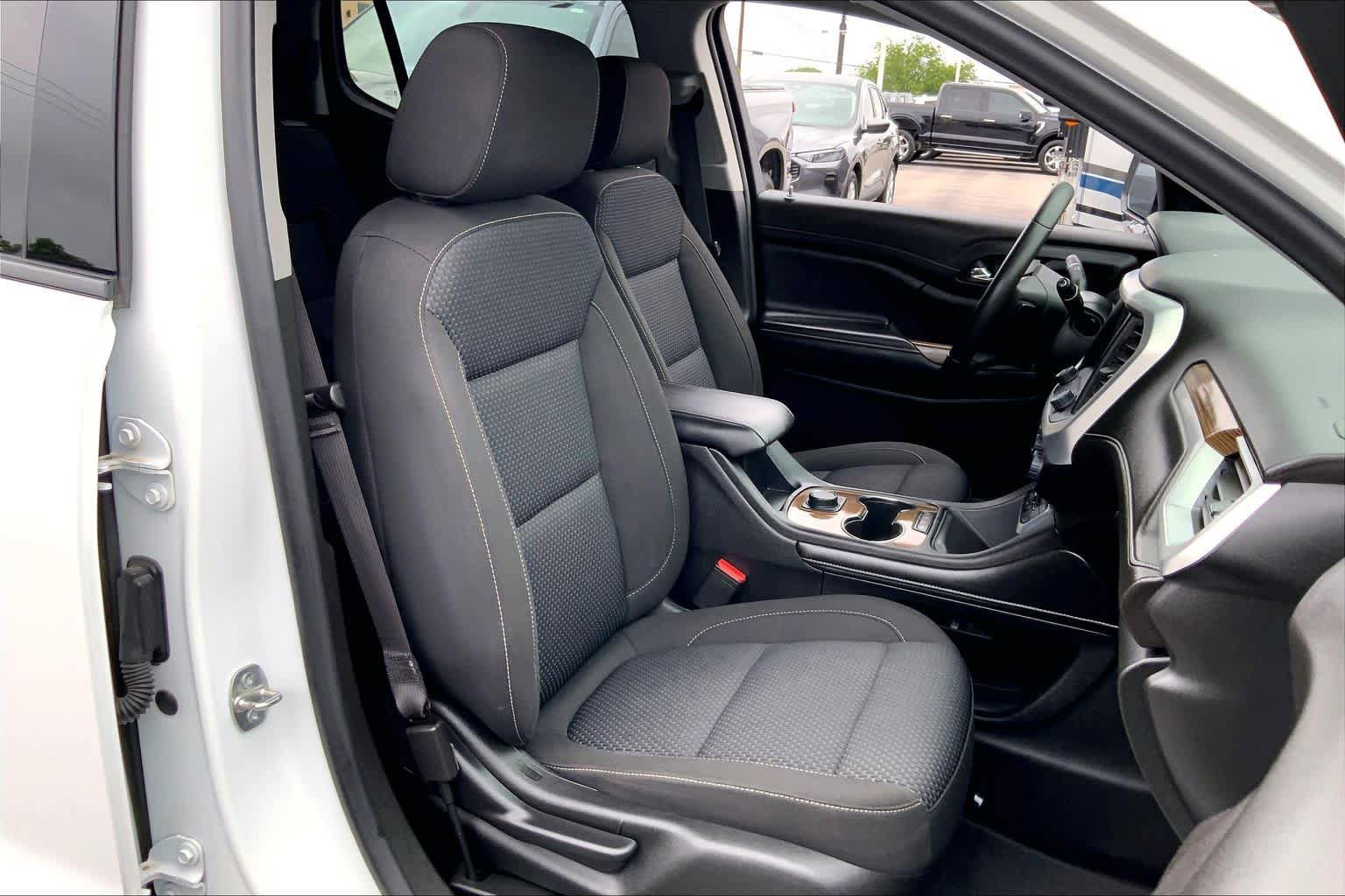 Used 2022 GMC Acadia SLE w/ Elevation Edition FWD image 9