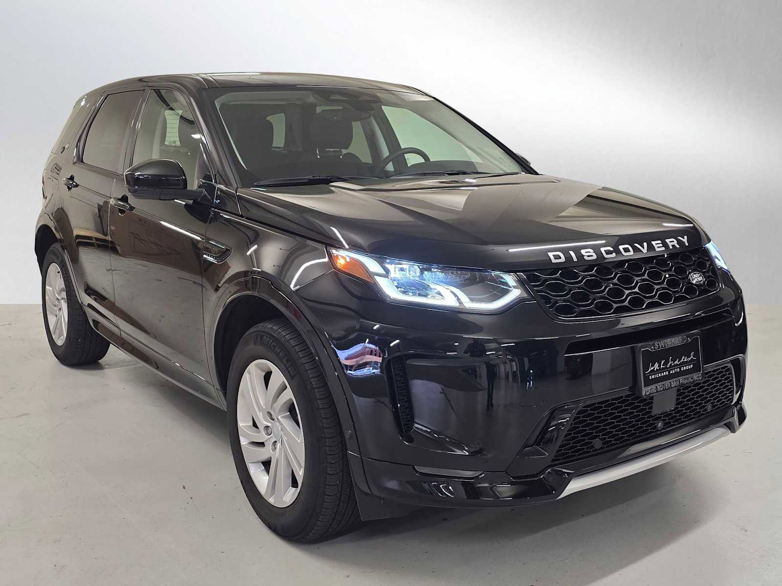 Used 2025 Land Rover Discovery Sport S image 7