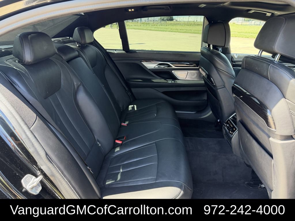 Used 2020 BMW 750i xDrive w/ Executive Package AWD/4WD image 35