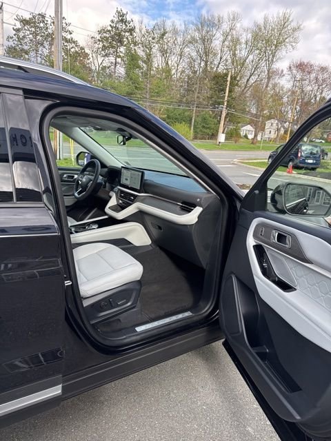 New 2026 Ford Explorer Platinum w/ LUX Leather Package AWD/4WD image 48