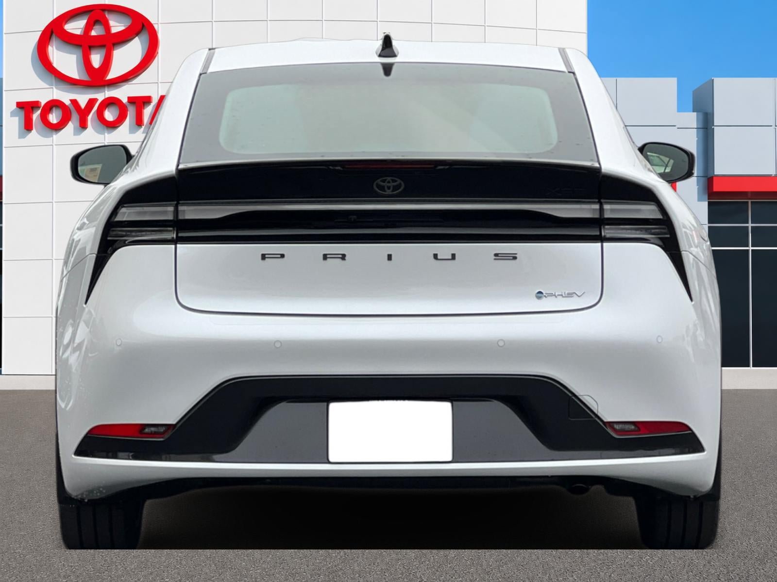 New 2026 Toyota Prius Plug-In Hybrid FWD image 4