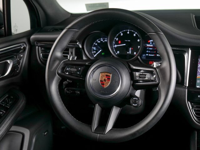Certified 2026 Porsche Macan AWD/4WD image 15