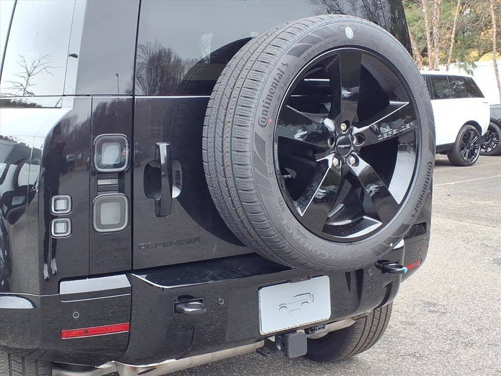 New 2026 Land Rover Defender 110 X-Dynamic SE image 17