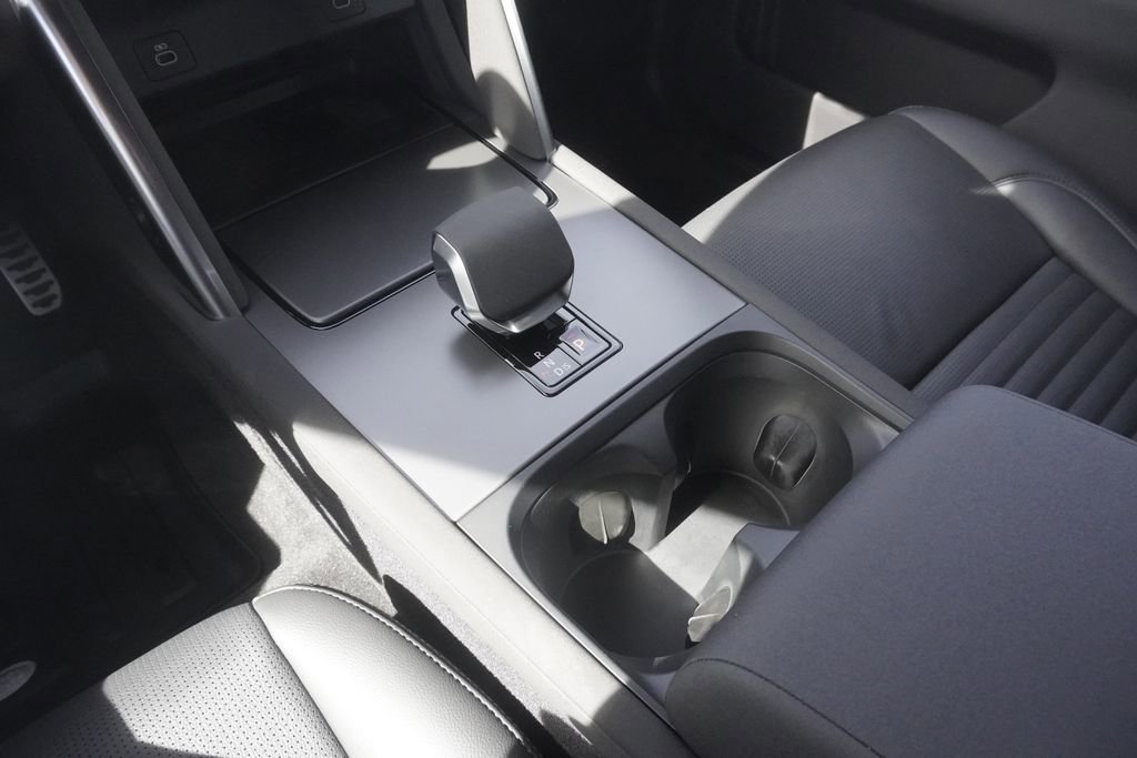 Used 2025 Land Rover Discovery Sport Dynamic SE image 14