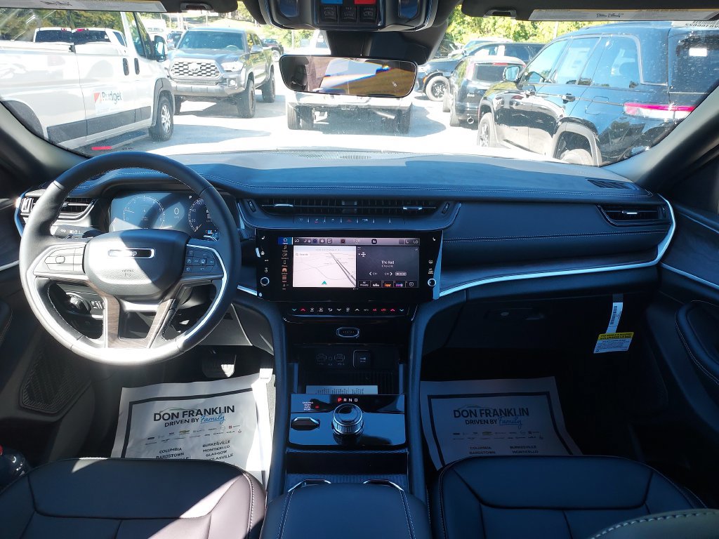 New 2027 Jeep Grand Cherokee L Limited w/ Limited Altitude Package AWD/4WD image 15