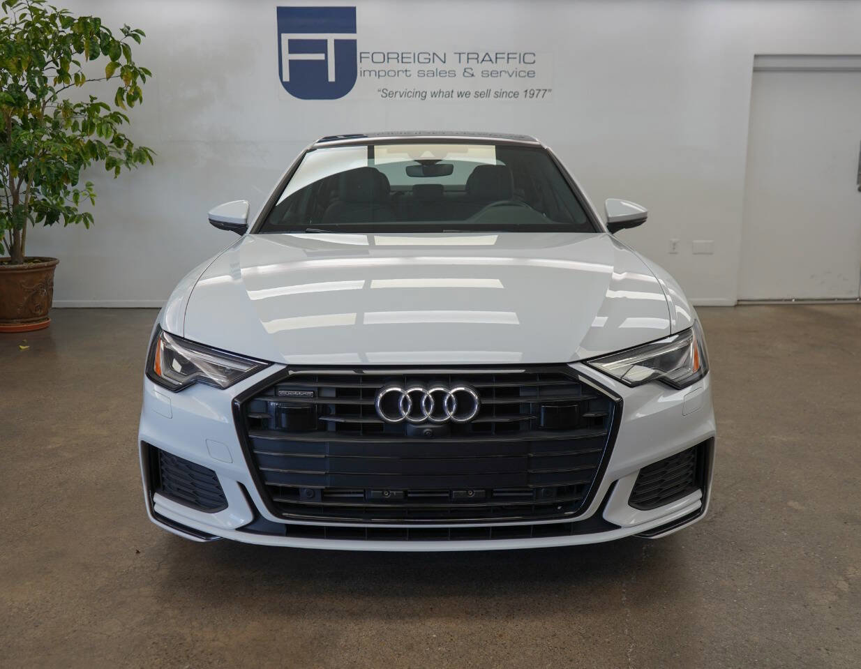 Used 2022 Audi A6 Premium Plus w/ Premium Plus Package image 2