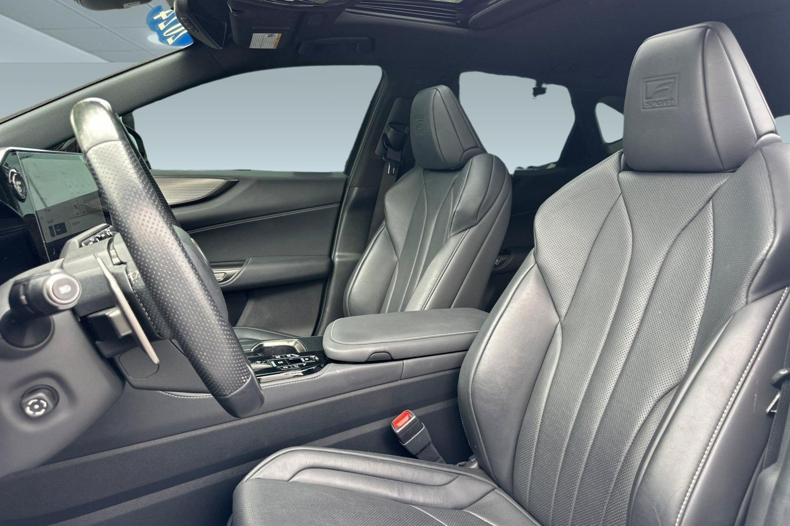 Used 2024 Lexus NX 450h+ F Sport AWD/4WD image 5