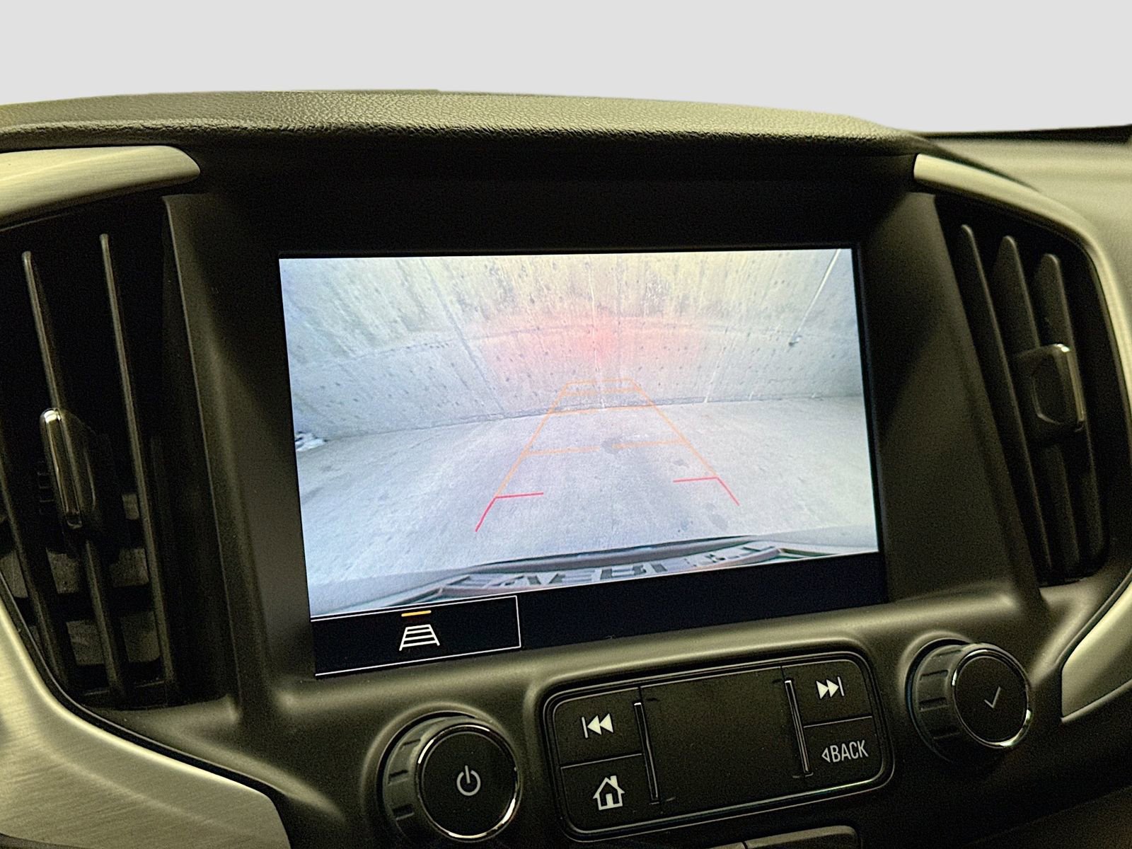 Used 2024 GMC Terrain SLT AWD/4WD image 16