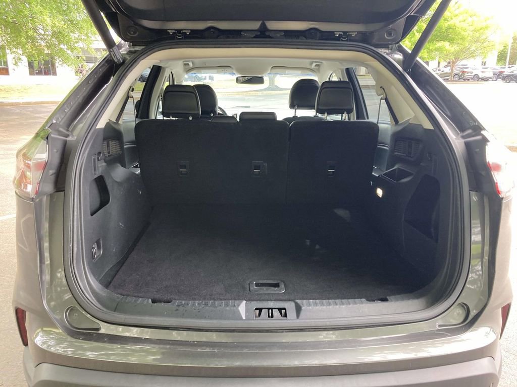 Used 2019 Ford Edge SEL w/ Equipment Group 201A FWD image 8