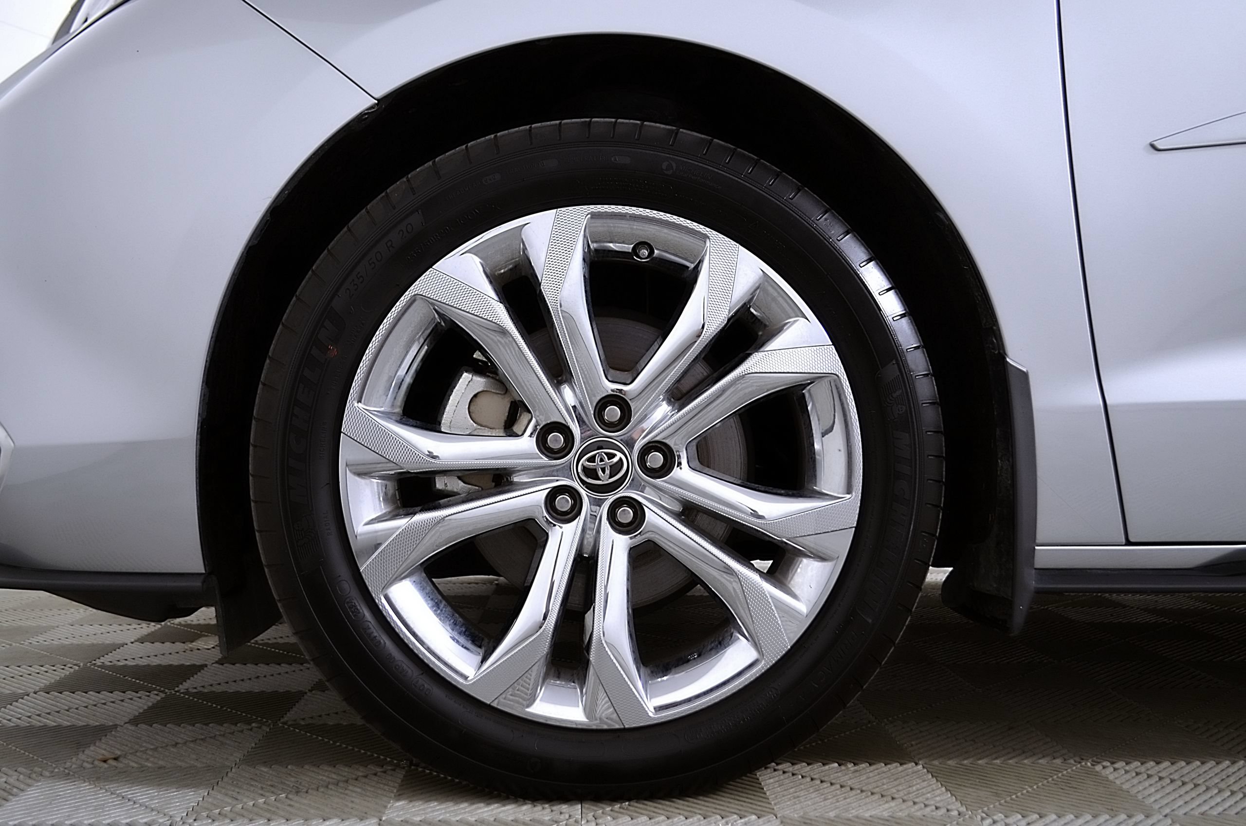 Used 2024 Toyota Sienna Platinum FWD image 13