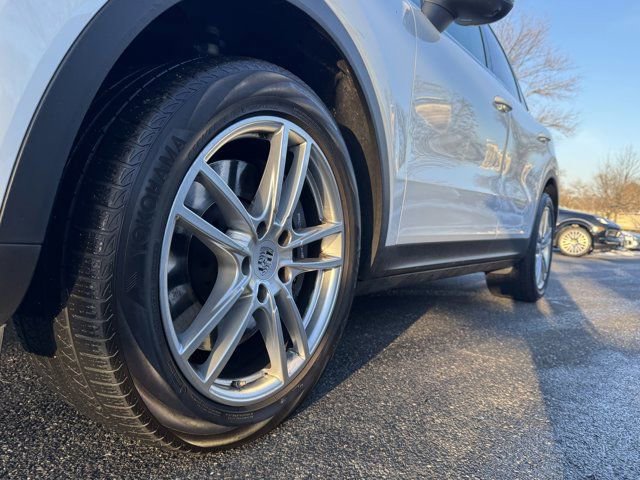 Used 2023 Porsche Cayenne image 10