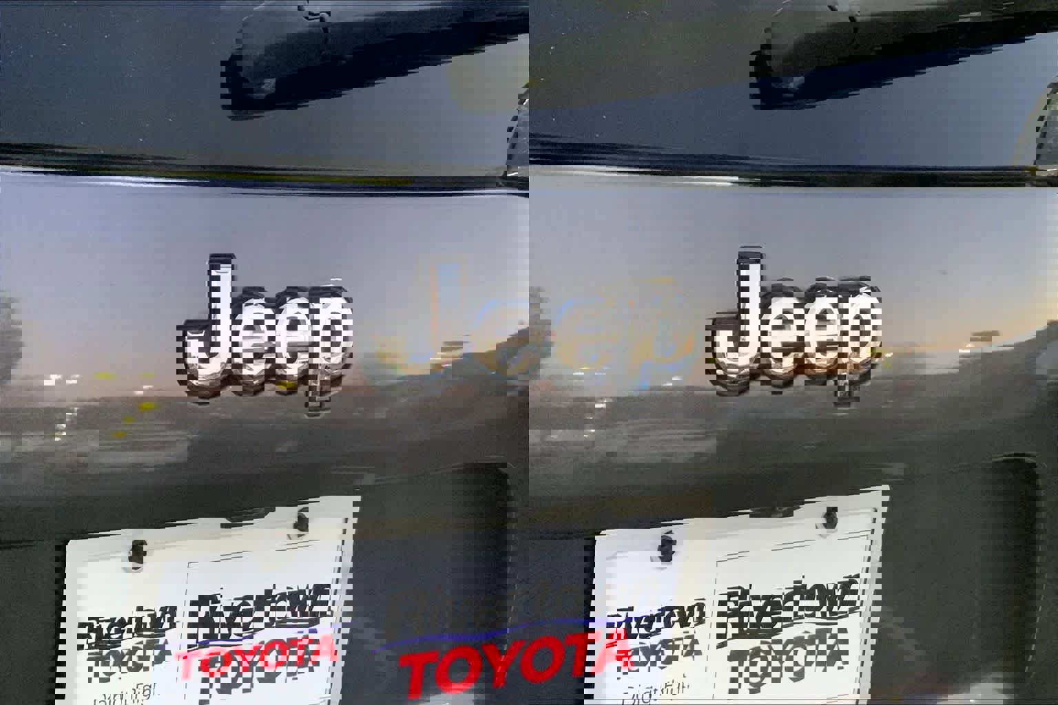 Used 2020 Jeep Cherokee Latitude Lux w/ Comfort/Convenience Group image 9