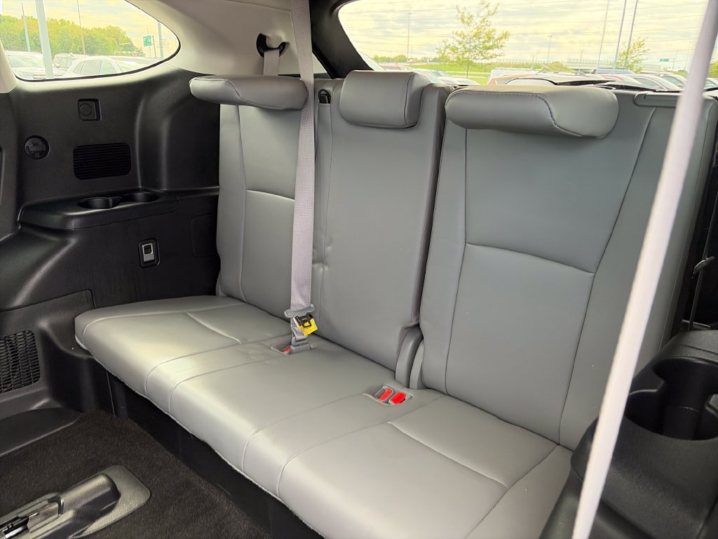 Used 2023 Toyota Highlander XLE AWD/4WD image 33