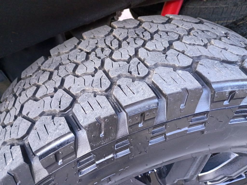 Used 2024 GMC Sierra 2500 AT4 w/ AT4 Premium Plus Package image 27