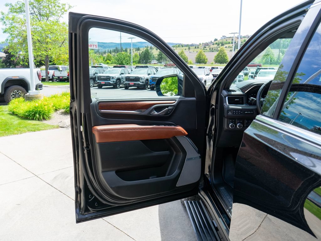 Used 2023 GMC Yukon XL Denali Ultimate AWD/4WD image 20