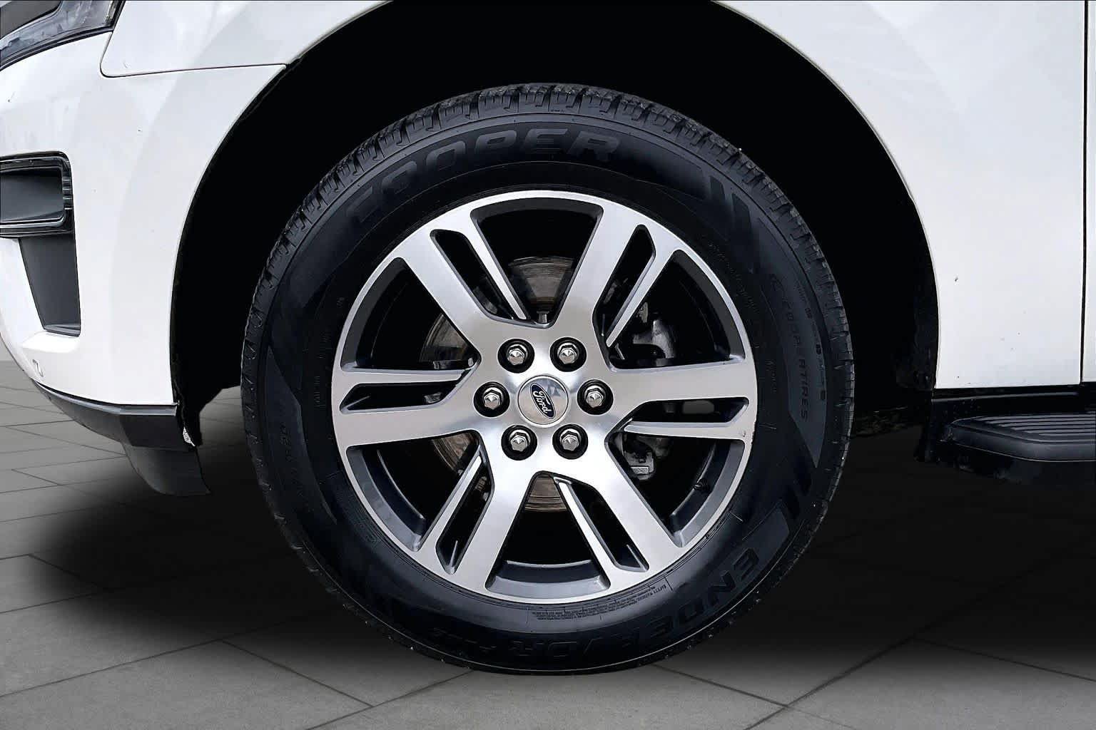 Certified 2024 Ford Expedition XLT RWD image 11
