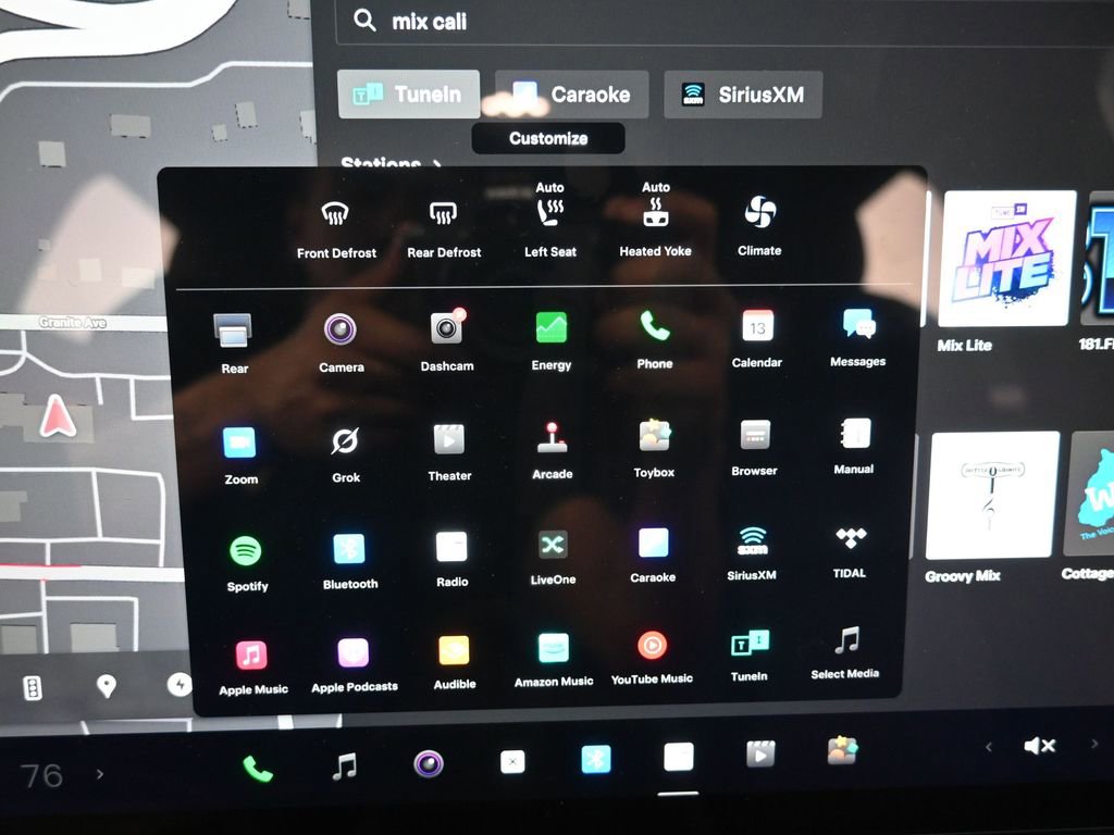 Used 2023 Tesla Model X image 10