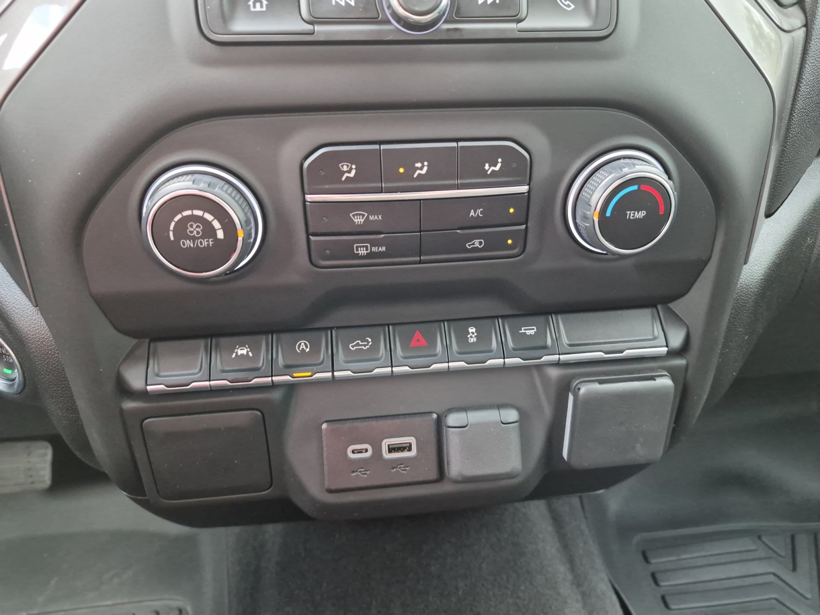 Used 2025 Chevrolet Silverado 1500 Custom RWD image 18