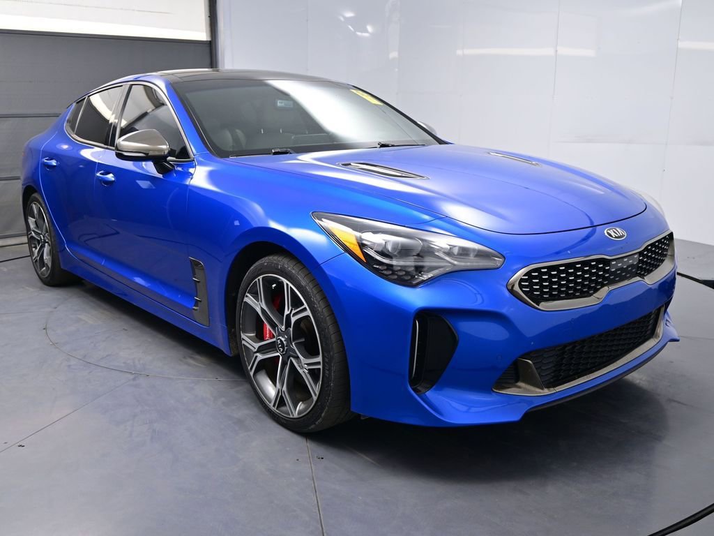 Used 2018 Kia Stinger GT2 image 2