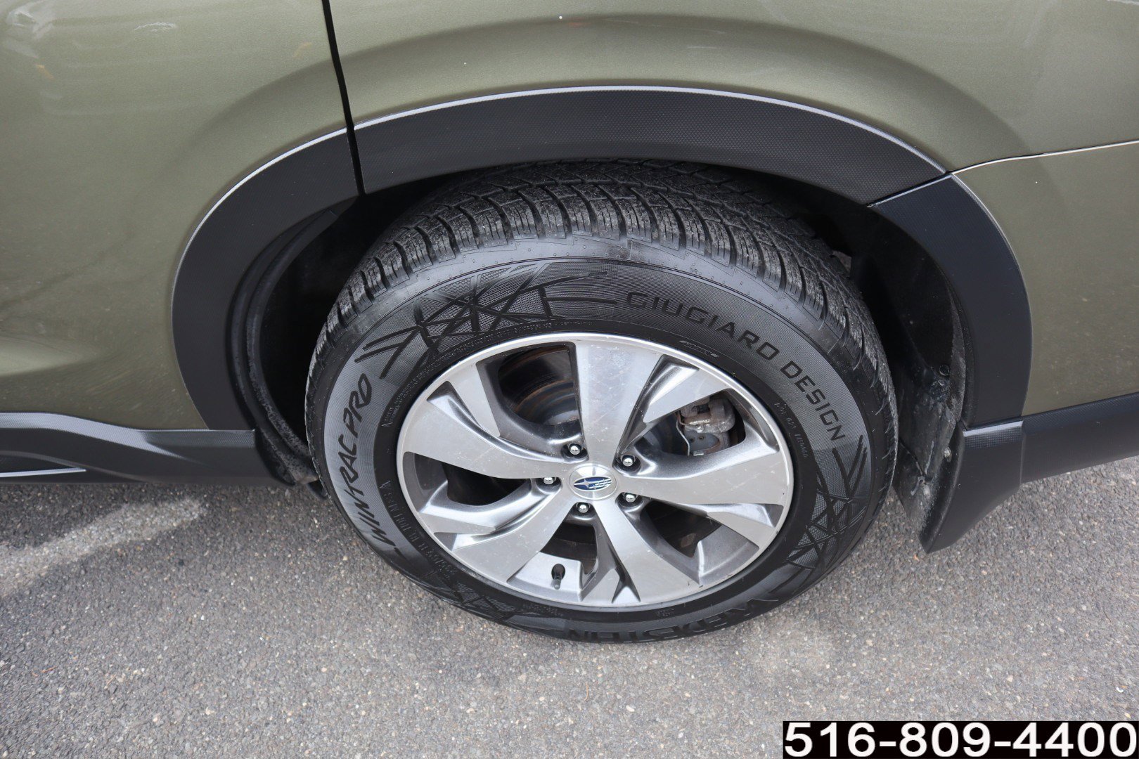 Used 2023 Subaru Ascent Premium w/ Convenience Package image 9