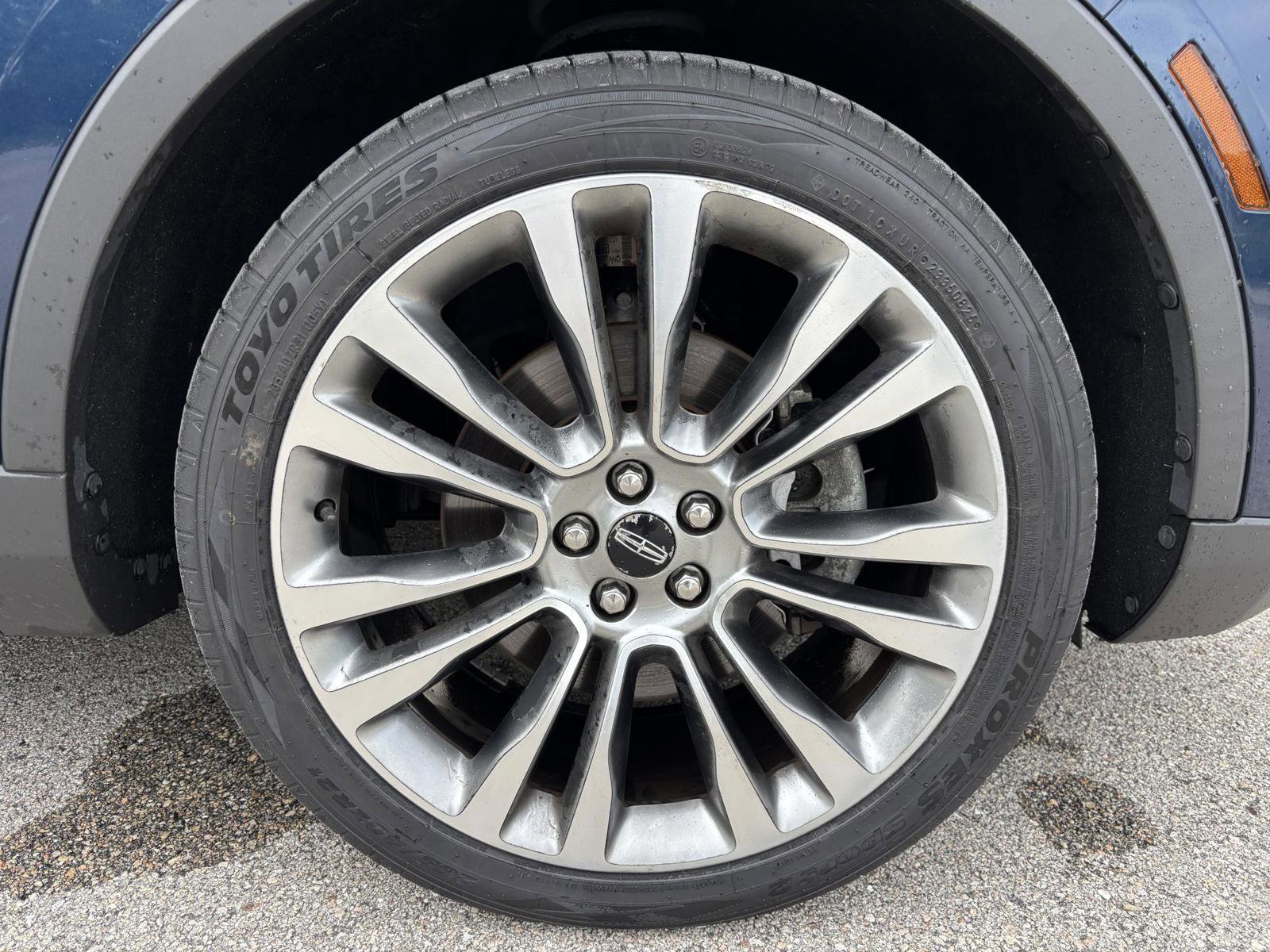 Used 2017 Lincoln MKX Reserve w/ Driver Assistance Package image 48