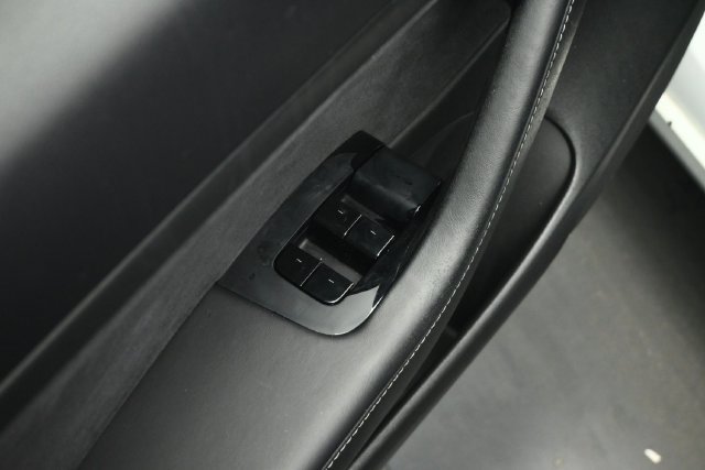 Used 2020 Tesla Model 3 Standard Range RWD image 48