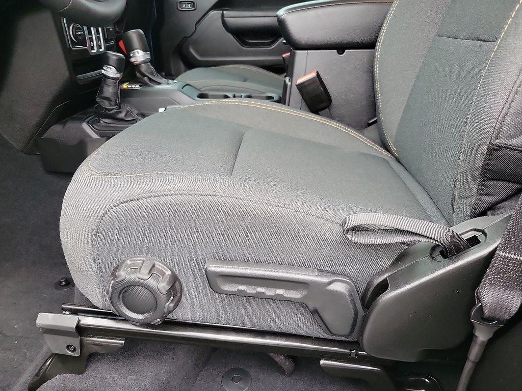 Used 2025 Jeep Wrangler Sport AWD/4WD image 12