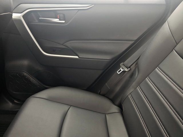 Used 2025 Toyota RAV4 XLE Premium image 33