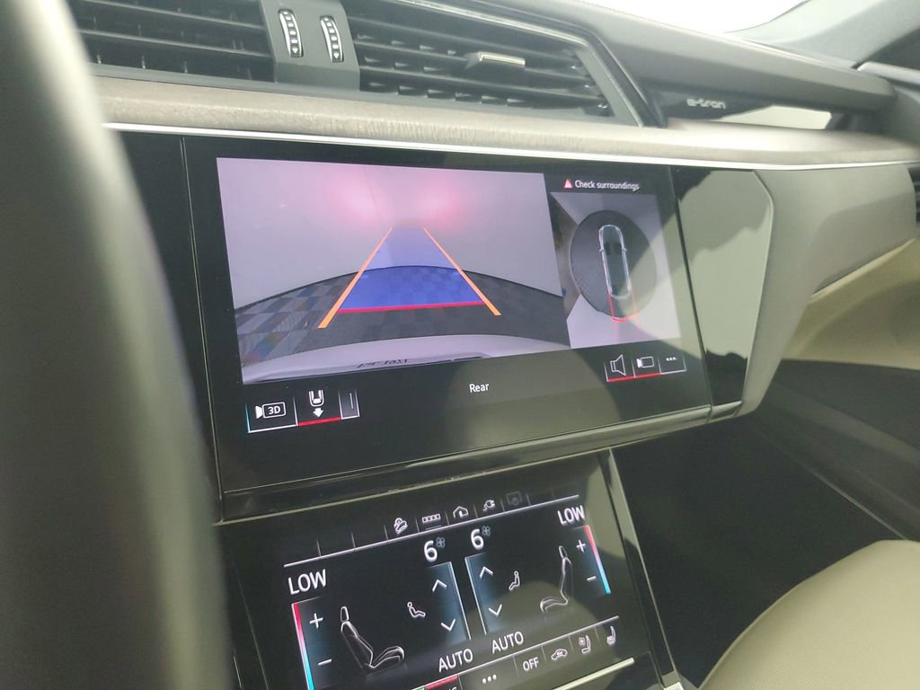 Used 2024 Audi Q8 e-tron Premium Plus w/ Premium Plus Package image 28