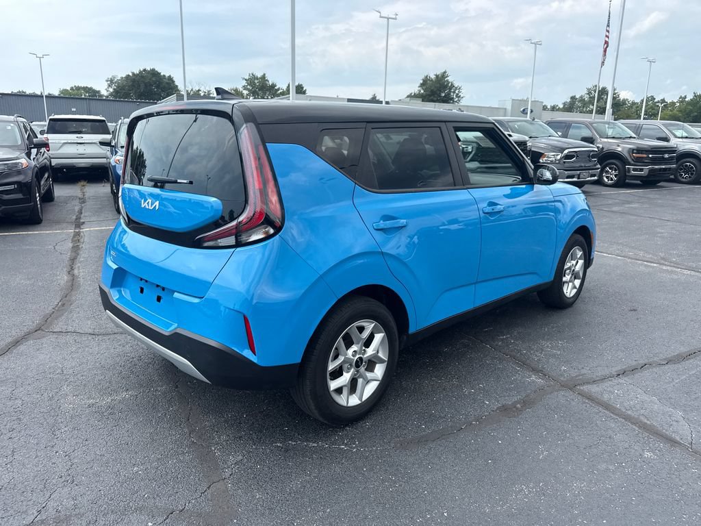 Used 2025 Kia Soul S FWD image 7