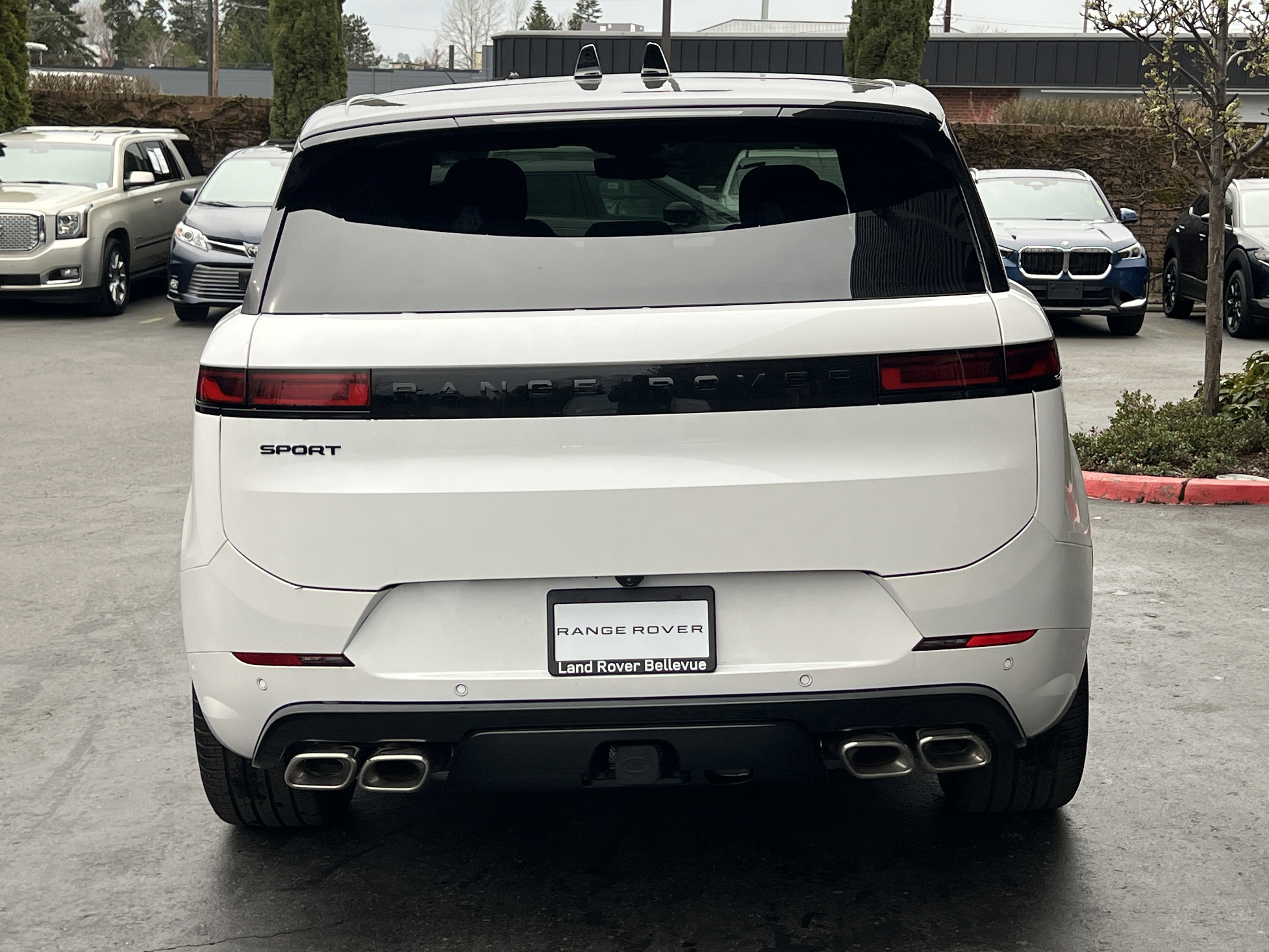 New 2025 Land Rover Range Rover Sport Dynamic SE AWD/4WD image 7