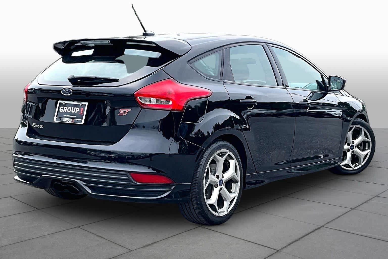 Used 2016 Ford Focus ST FWD image 13
