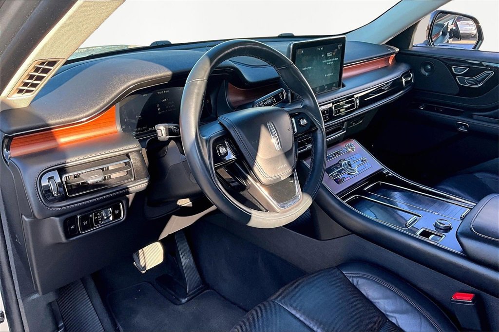 Used 2023 Lincoln Aviator Reserve image 12