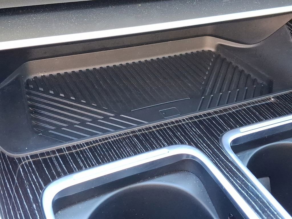 Used 2025 BMW 740i xDrive image 26