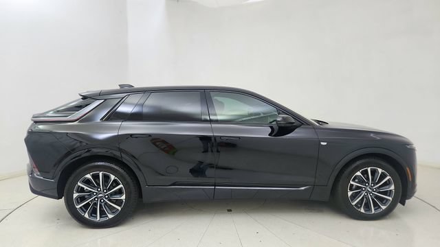 Used 2025 Cadillac Lyriq Sport AWD/4WD image 6